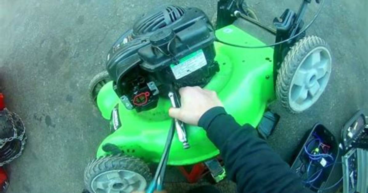 How to Repair a Lawnboy Lawn
