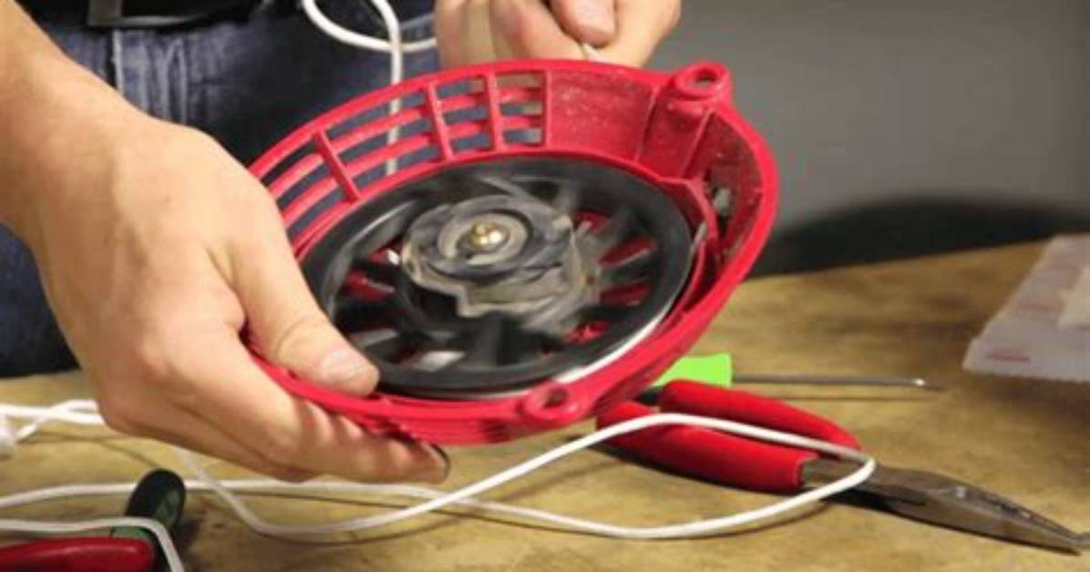 How to Replace the Pull Cord in a Stihl Gas