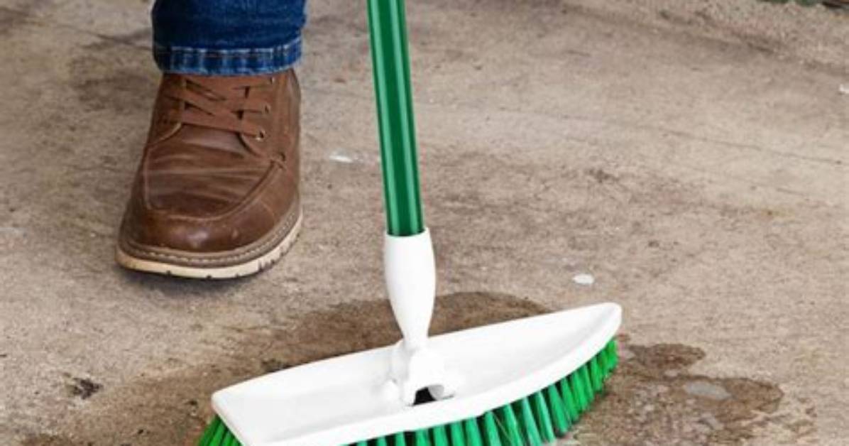 How to Scrub Floors By