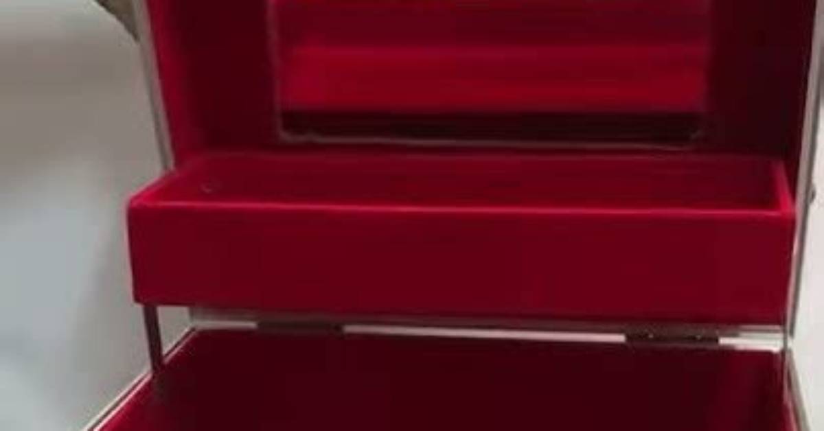 How to Unlock a Makeup Box with A