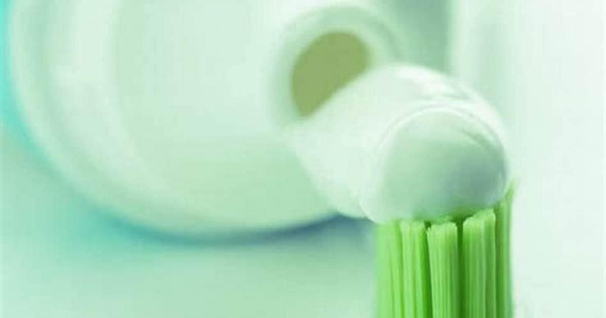 How to Use Toothpaste to Clean