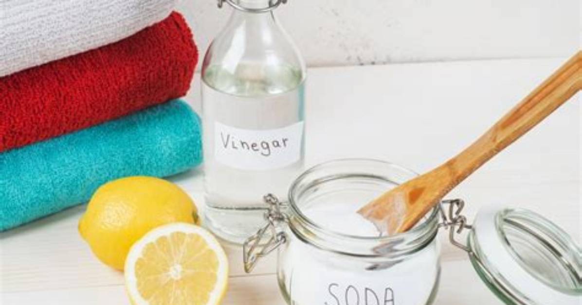 How to Use Vinegar and Baking Soda to Clean