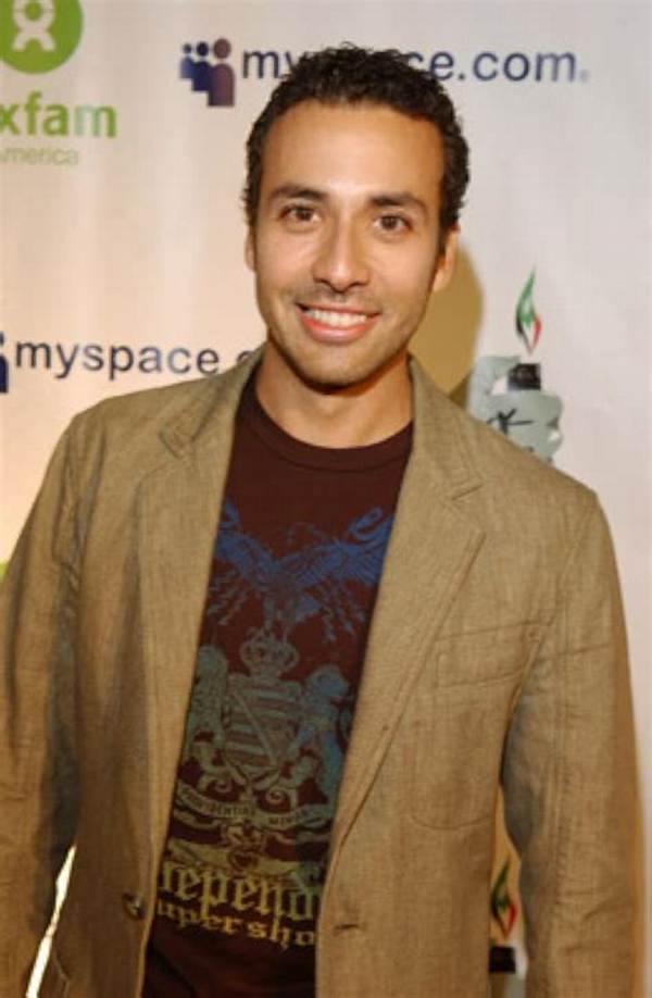 Howie Dorough | Biography