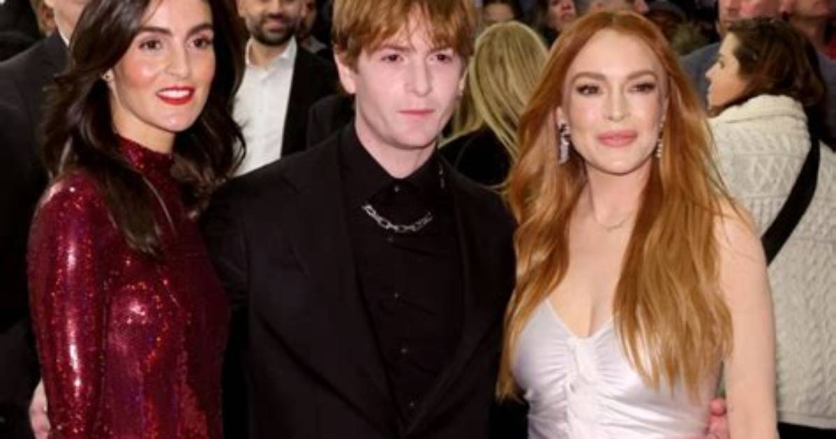 Identical Sibling of Lindsay Lohan: a Mirror Image Explored