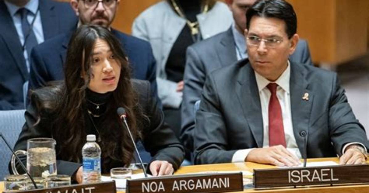 Immerse Yourself in Noa Argamani S