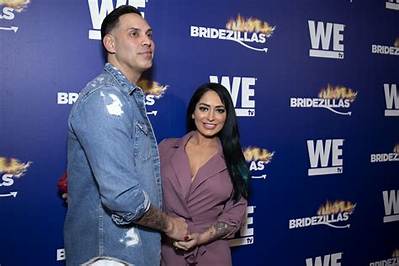 Is Angelina Still Married to Chris?