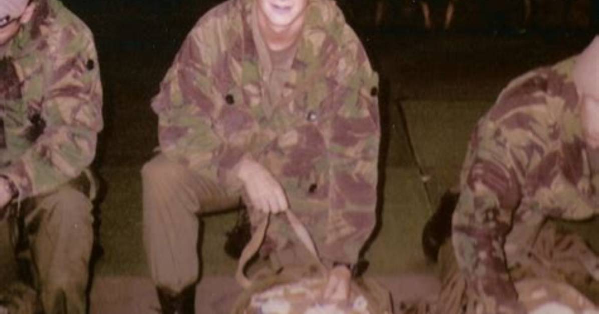 Is Bear Grylls Sas?