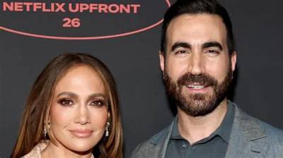 Is Brett Goldstein Gay? Rumored to Be Dating a Dashing Hunk