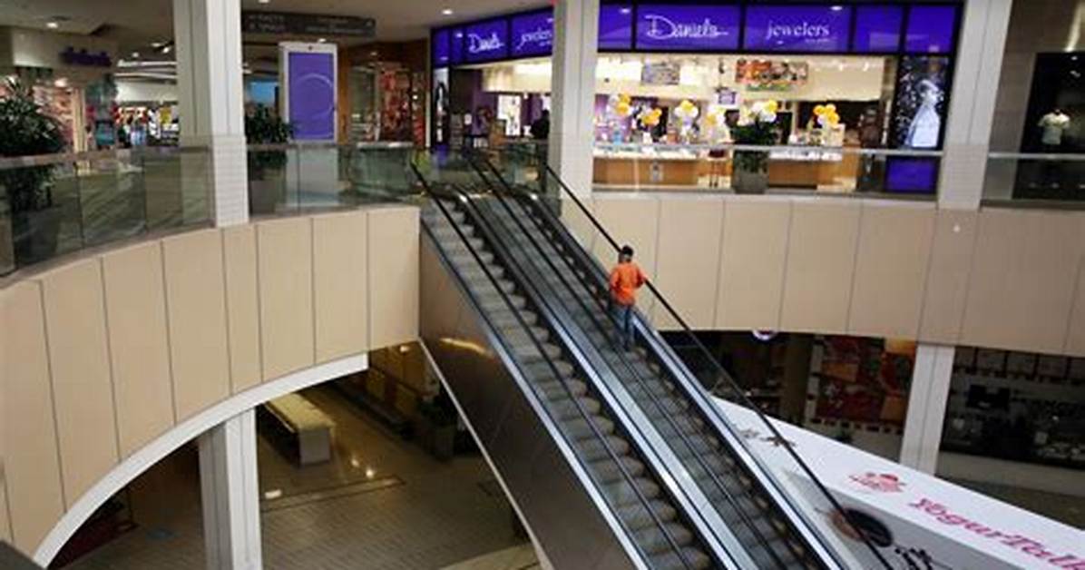 Is Crenshaw Mall Open?