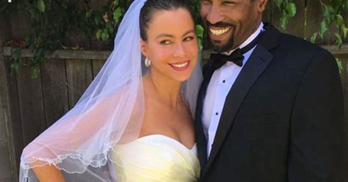 Is Deon Cole Married to Gabrielle Dennis Details