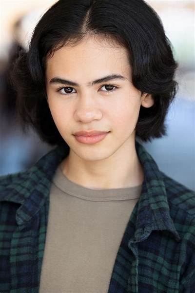 Is Deric Mccabe Gay? Is He Boy or a Girl? Partner 2023