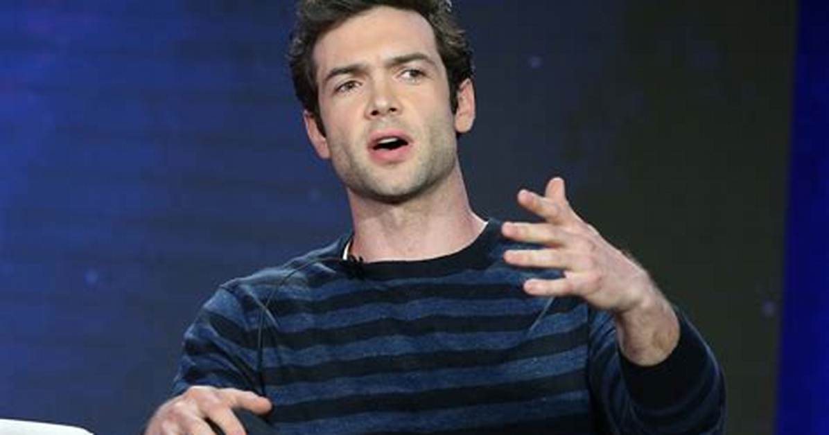 Is Ethan Peck Related To