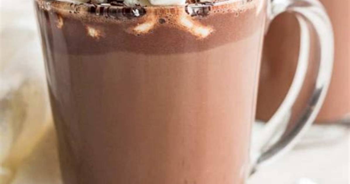 Is It Good to Drink Hot Cocoa Before Bed?