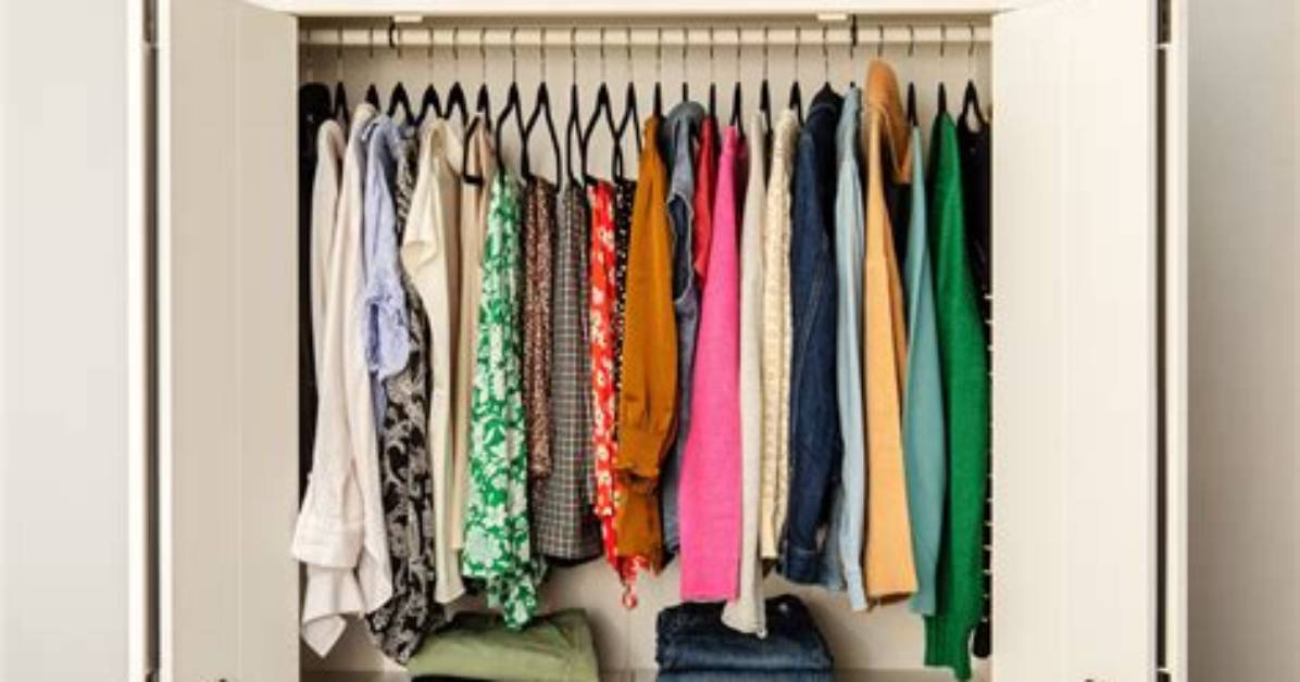 Is It Ok to Put Clothes in Cardboard Boxes?