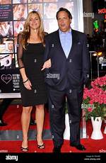 Is Jon Lovitz Currently Married?