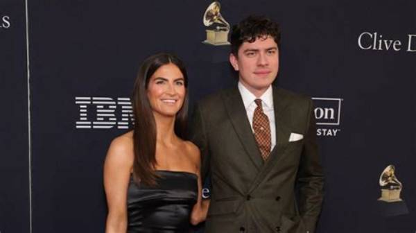 Is Kaitlan Collins a Man? Unveiling the Truth Behind the Rumors