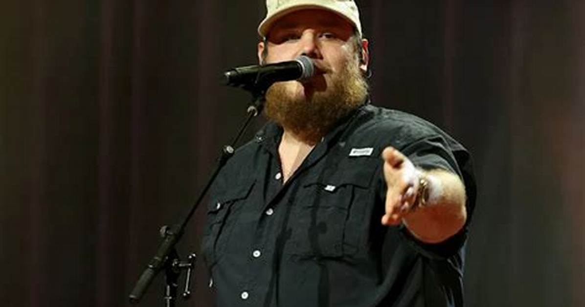 Is Luke Combs a Conservative or Liberal Political Views