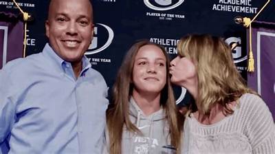 Is Mallory Swanson a Mom? Kid Info
