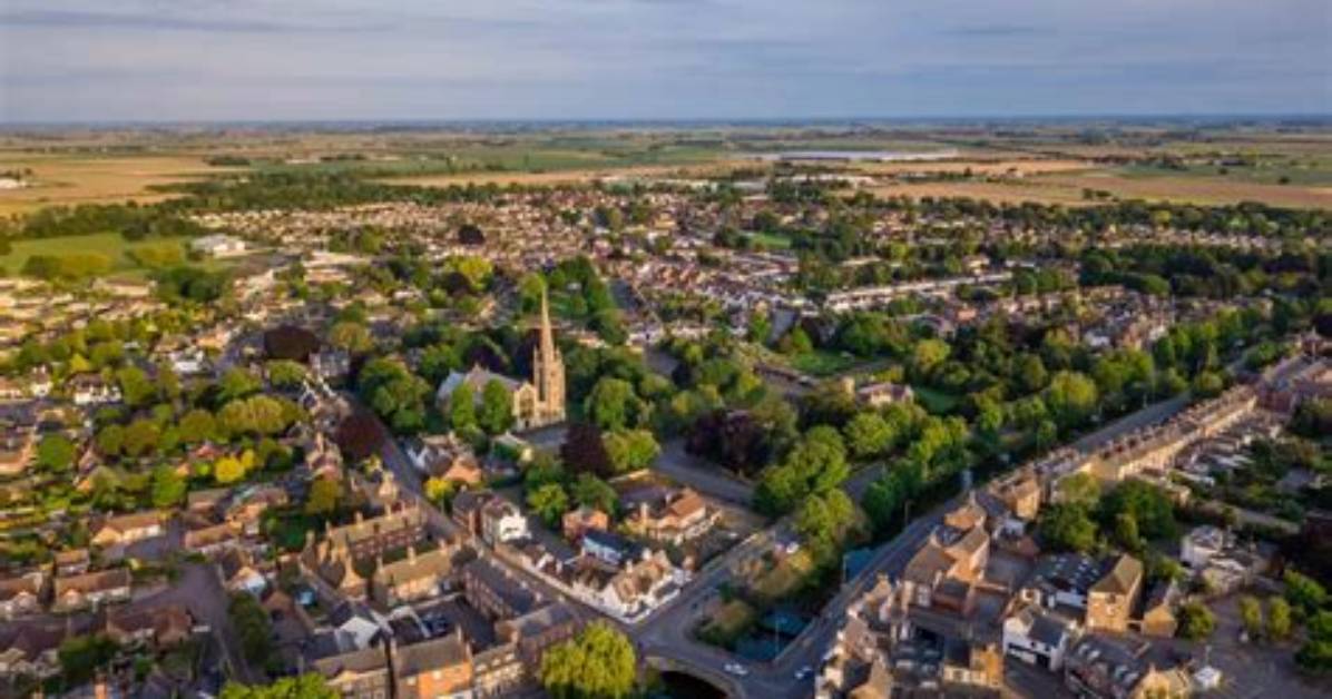 Is Spalding in Lincolnshire?