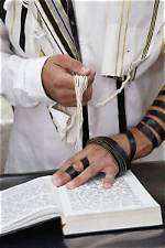 Is Tallit Mentioned in the Bible?