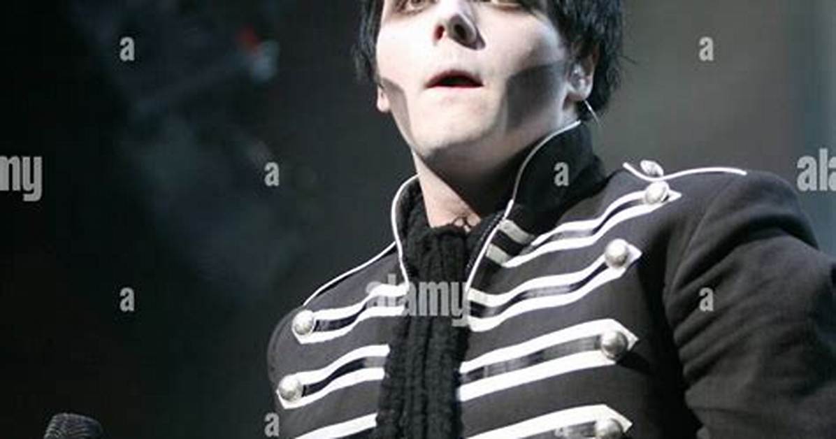 Is the Lead Singer of My Chemical Romance Married?