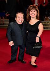 Is Warwick Davis Married? Warwick Davis Family, Age, Wife, Kids, Networth, Bio, and More.