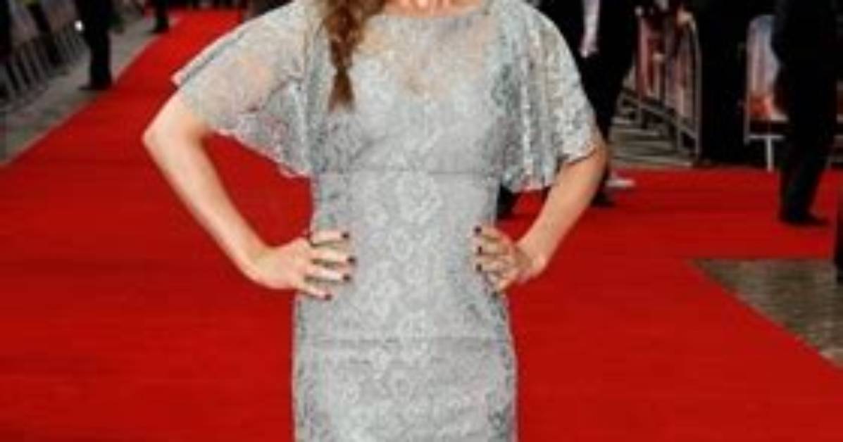 Isla Fisher Height Weight Measurements Bra Size