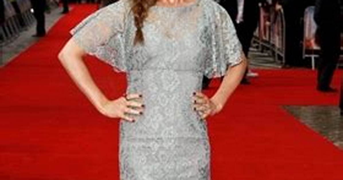 Isla Fisher Height Weight Measurements Bra