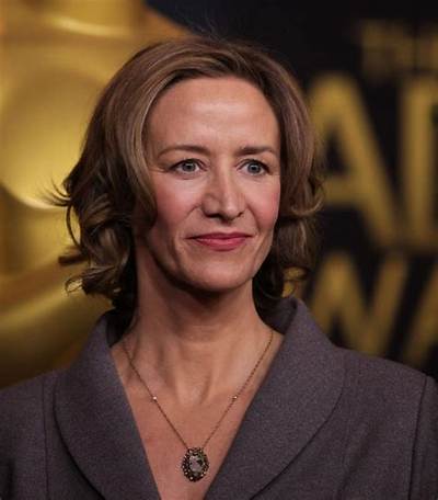 Janet Mcteer Net Worth