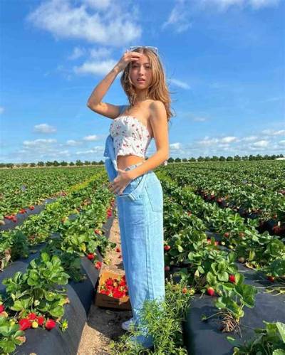Janice Nichole – Tiktok Star, Model | Wiki, Age, Height, Net Worth, Relationship, Ethnicity, Career