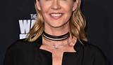 Jenna Elfman Net Worth