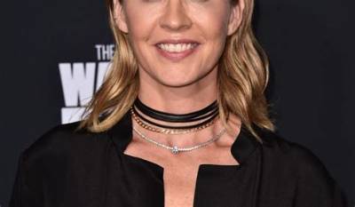 Jenna Elfman Net Worth