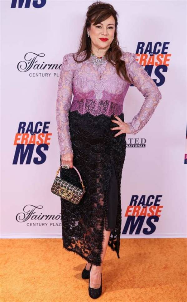 Jennifer Tilly Race: Exploring the Fascinating Journey and Achievements