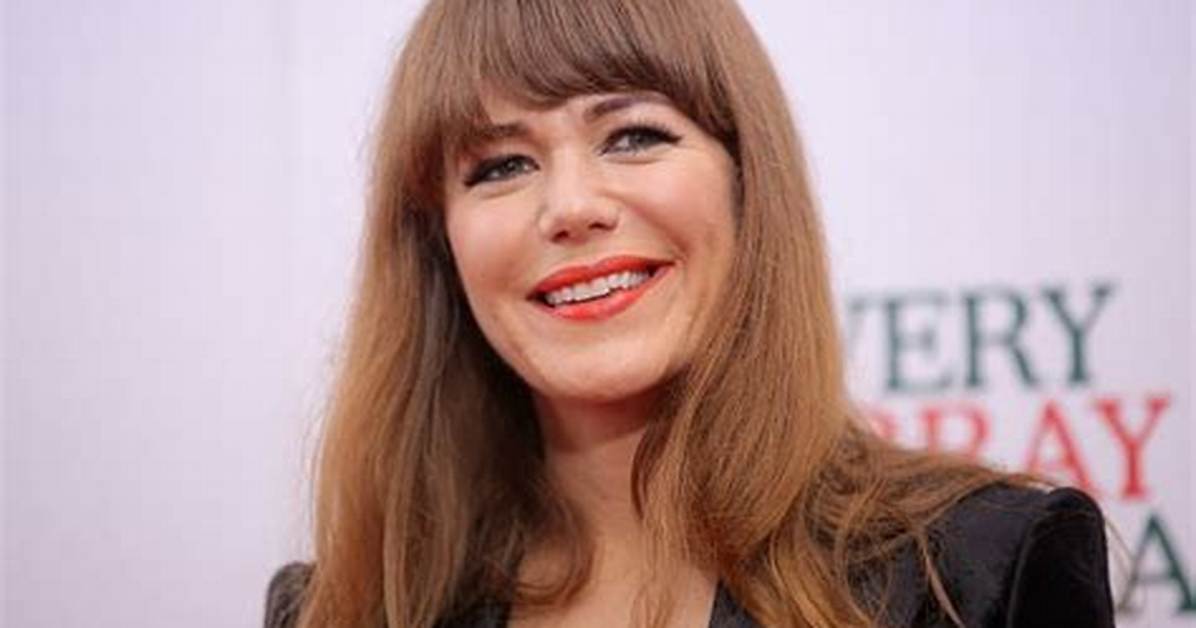 Jenny Lewis Net Worth Details About Singing Age Bf Income