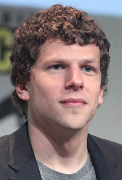 Jesse Eisenberg (Actor) Wiki, Bio, Age, Height, Weight, Girlfriend, Net Worth, Facts