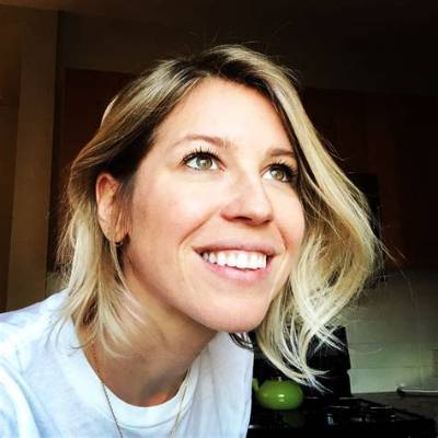Jessica Borutski: Meet Eric Bauza Wife on Instagram