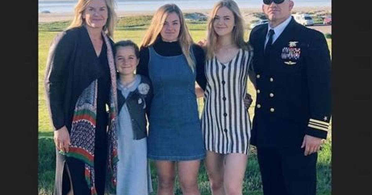 Jocko Willink Wife Helen Willink and Kids. His Net Worth & Family