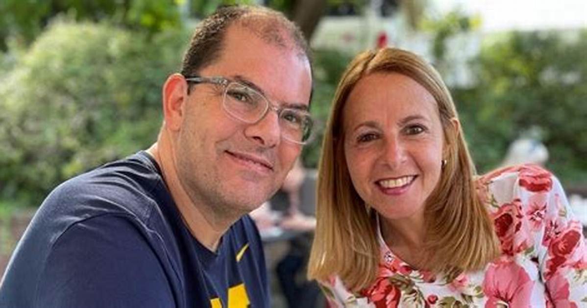 Jon Hein Is Married to Wife: Debra Ganz. Kids: Rachel, Emily