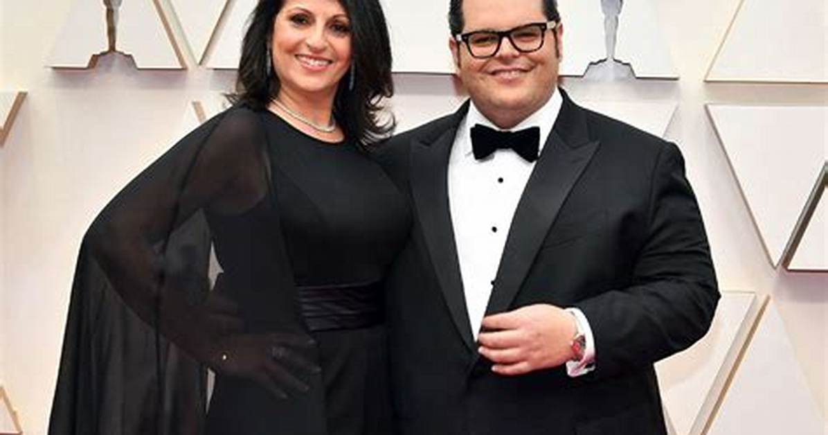 Josh Gad's Love Life: a Detailed Look at His Relationships