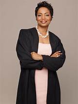 Judge Lynn Toler Is on a New Show Where She Helps Couples "Commit or Quit"
