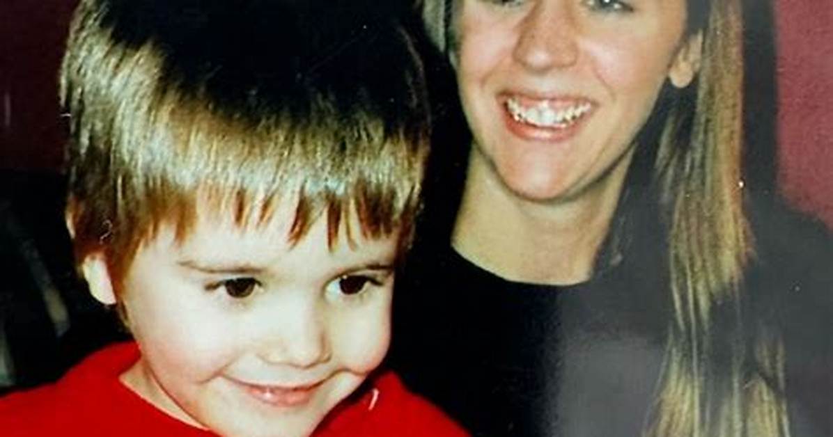 Justin Bieber's Childhood: from Humble Beginnings to Global Stardom