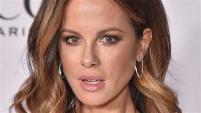 Kate Beckinsale- Net Worth, Age, Ethnicity, Boyfriend, Height, Career