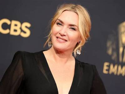 Kate Winslet Wants Women to Feel ‘Powerful’ in Their 40S: ‘We Become More Woman, More Sexy’