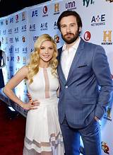Katheryn Winnick Married? Her Net Worth, Dating Life, and Body Measurements.