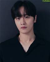 Kim Do-Wan: Rising Star in the South Korean Entertainment Industry