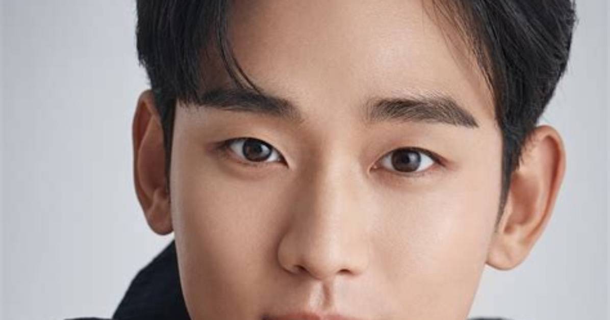 Kim Soo Hyun's Private Life: a Glimpse Beyond the Camera