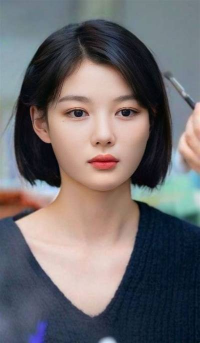 Kim Yoo: the Rising Star of Korean Entertainment