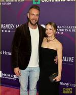 Kristen Bell & Dax Shepard: Love Story & More!