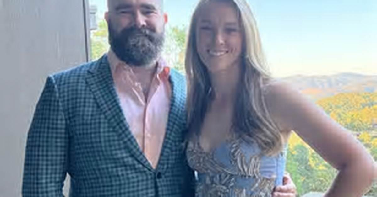 Kylie Kelce's Pregnancy Journey: a Behind-the-Scenes Look