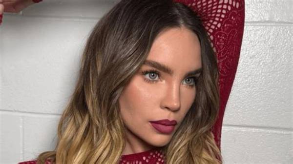 La Cantante Belinda: a Comprehensive Look at the Iconic Singer's Life and Career